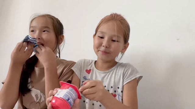24 часа ЕДИМ ТОЛЬКО СЛАДКОЕ 🍫🍦🧁🍬 24 сағат ТЕК ТӘТТІ ТАМАҚТАР🤩😜🍫🍩🍭🍬🍨🍰 смотреть онлайн
