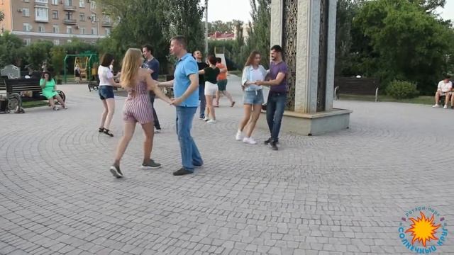 Танцы вокруг часов 17.07.2020 (open air) смотреть онлайн