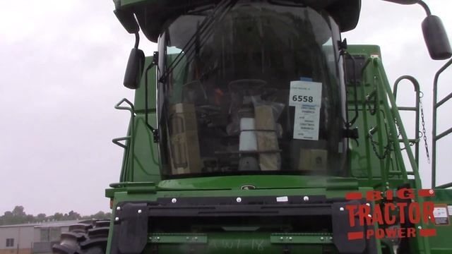 John Deere S780 Combine