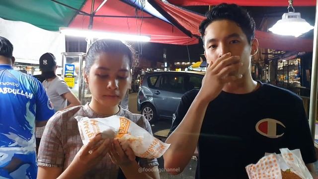 Viral Vietnam Burger in Kepong WINGS CAFE | #FoodingEat Ep29 смотреть онлайн