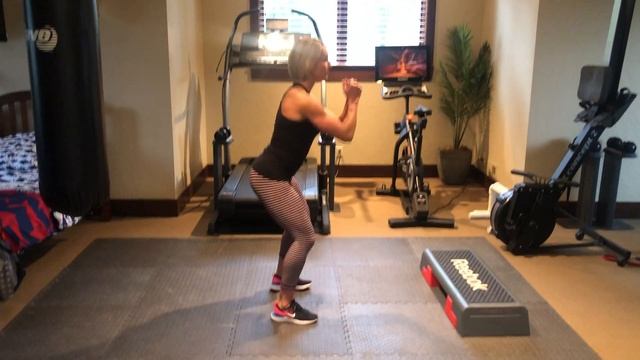 180 Degree Squat Jumps смотреть онлайн