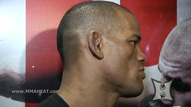UFC 166's Hector Lombard on Dropping Weight and KO Victory смотреть онлайн
