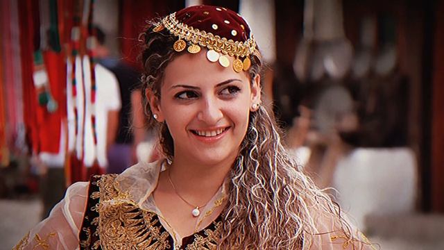 Жена Сопротивляется Как Может. Первая Брачная Ночь И Свадебные Традиции Албанцев смотреть онлайн