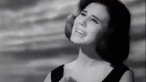 Лариса Мондрус, На земле большой в этот час