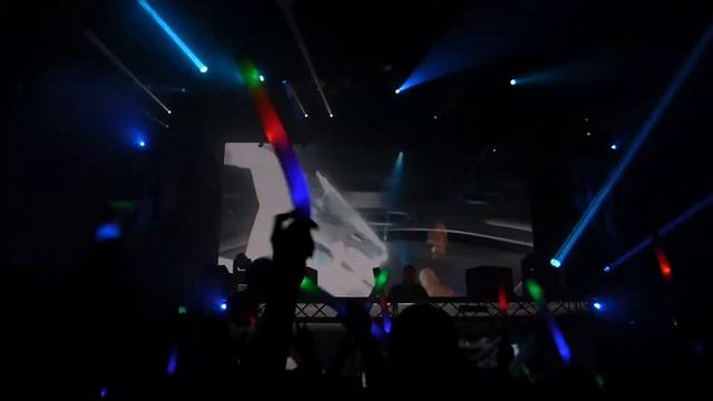Paul van Dyk live at Avalon 08-31-2013 (video 3 of 10) смотреть онлайн