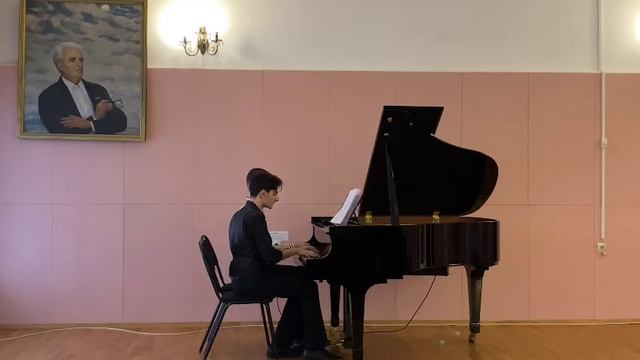 Студенты выступают