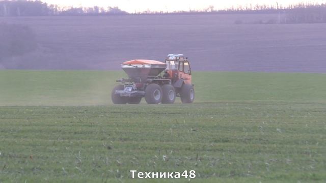 Подкормка озимых. Работают шустрый Туман-2 и серьёзный МТЗ-1221. Весна в поле - 2024 смотреть онлайн