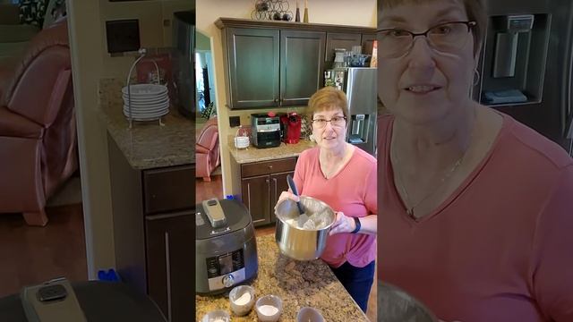 Make your own yogurt in Pampered Chef's Multi-Cooker Plus! смотреть онлайн