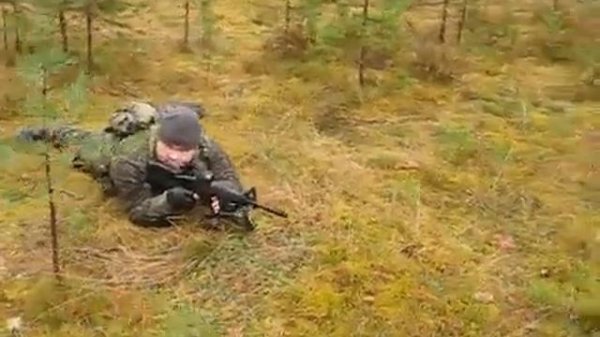 Уход с линии огня в положении лёжа.