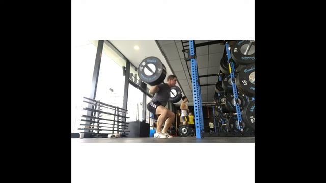 140kg x 5 reps No belt or wraps. 83kg Weight смотреть онлайн