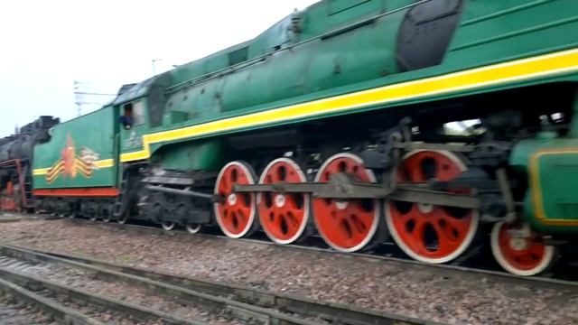 Паровозы ЛВ-0182 и П36-0120 смотреть онлайн