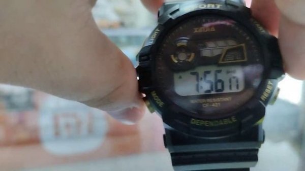 Xinjia CF-421 Water Resistant Sport Watch - all video operation.