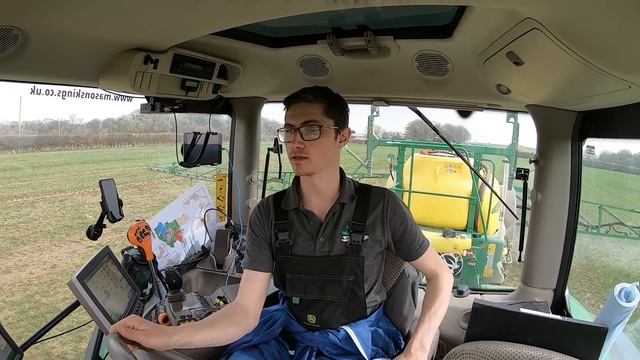 HOW TO USE A JOHN DEERE TRAILED SPRAYER! 732i смотреть онлайн