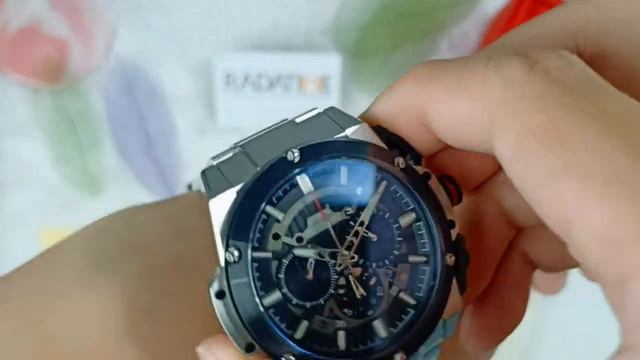 Expedition Chronograph Black Dial Silver Stainless Steel, Case Silver смотреть онлайн