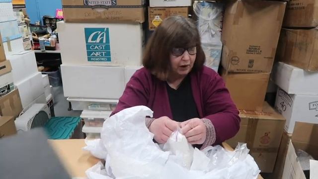 America's MASSIVE Abandoned Storage Unit Mystery Box Unboxing #2 смотреть онлайн