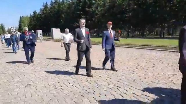 #КПРФ #9МАЯ ПАРК ПОБЕДЫ ЛЕНИН-СТАЛИН-ПОБЕДА смотреть онлайн