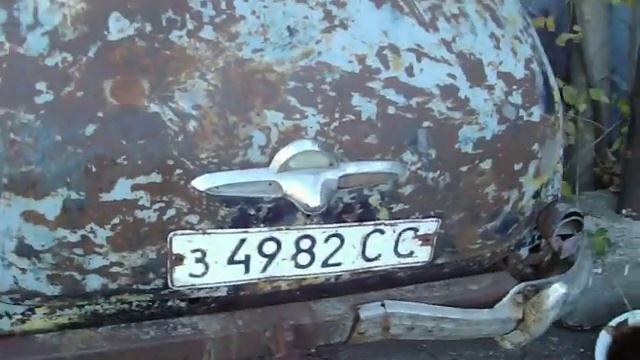 Неизвестный автомобиль , брошенный на улице смотреть онлайн