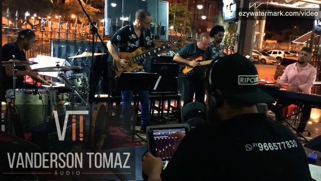 Soundcraft Ui24R mixando ao vivo смотреть онлайн