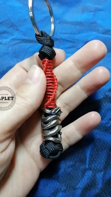 Видео обзор брелока ручной работы из паракорда "Змея". смотреть онлайн