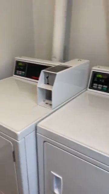 The Flats at Creekside Park Laundry смотреть онлайн