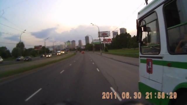 Overtaking a bus 2 смотреть онлайн