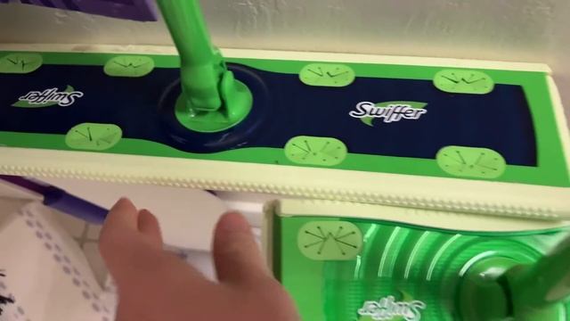 Swiffer Sweeper Vs Swiffer XL Comparison смотреть онлайн