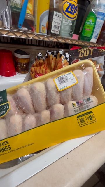 SUPER BOWL MAN-SIZE CHICKEN WINGS ON SALE 💕AT FOOD 4 LESS $1.99 PER POUND #SHORTMANSIZECHICKENWINGS смотреть онлайн