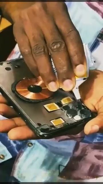 IPHONE 11pro MAX BACK GLASS ORIGINAL EN SMART REPAIR смотреть онлайн