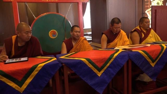 Первый молебен в монастыре «Тубтен Шедруб Линг» в Кызыле