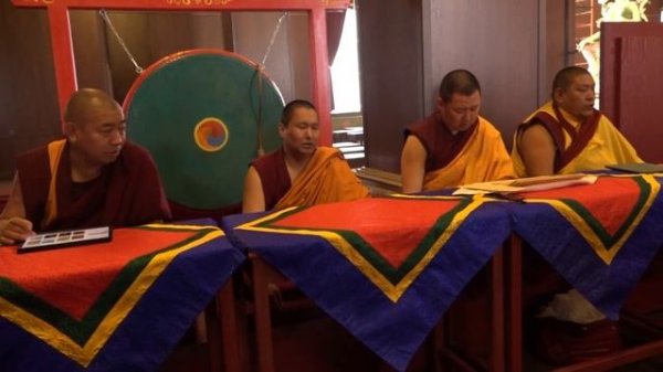 Первый молебен в монастыре «Тубтен Шедруб Линг» в Кызыле