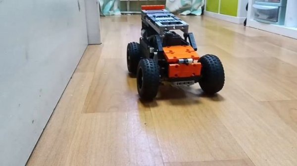 Полноприводный внедорожник из Лего техник на пульте управления