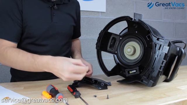 Replacing latches on any Rainbow E Series Vacuum Cleaner смотреть онлайн