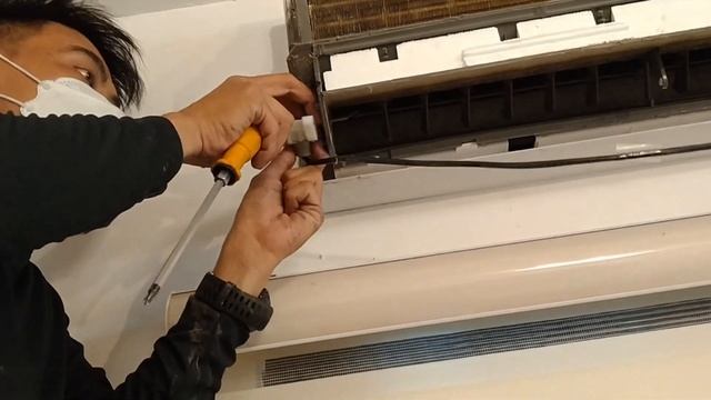 HOW TO CLEAN CHIGO SPLIT TYPE AIRCON // WITH TWIST HEHE смотреть онлайн