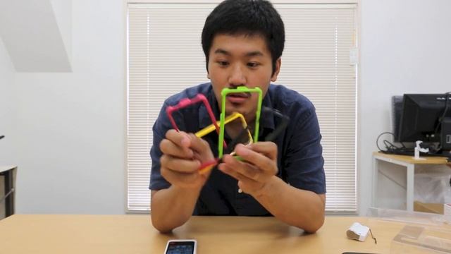 iWALK Chameleon / iPhoneケース смотреть онлайн
