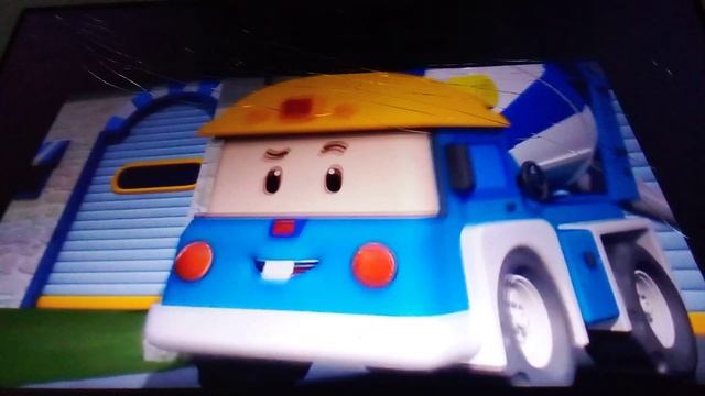 Робокар Поли. Микки сердиться на Брунера из за мяча.