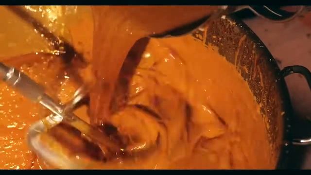 PREPARED A HUGE SNICKERS WEIGHT 80 KGS смотреть онлайн