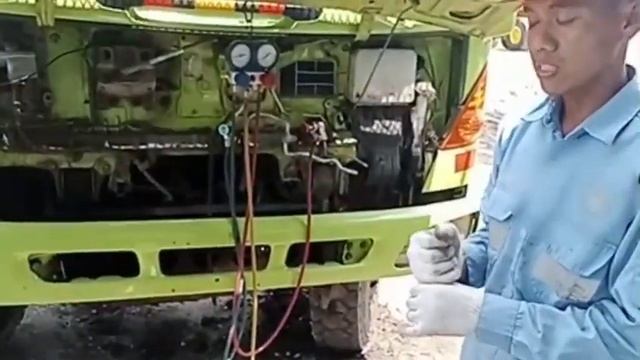 Cara Pengisian Freon AC R134a Dump Truck смотреть онлайн