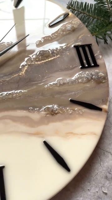 Яркий циферблат отличное решение для стильных часов 🖤 смотреть онлайн