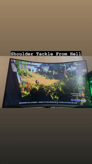 Leland gives Hitchhiker Crackhead the shoulder tackle from hell: Texas Chainsaw Massacre The Game смотреть онлайн