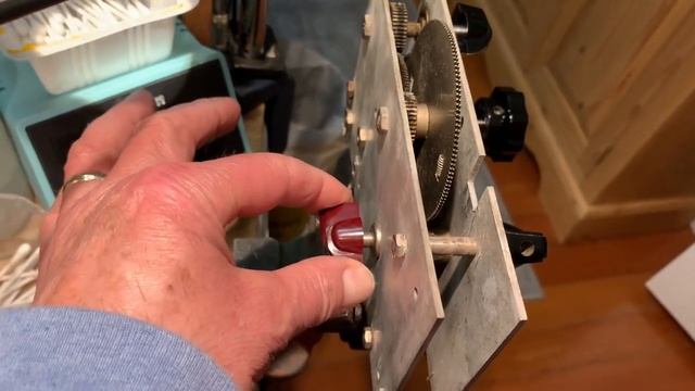 Demo of a Gearbox From am RCA AR-88 or CR91A Receiver смотреть онлайн