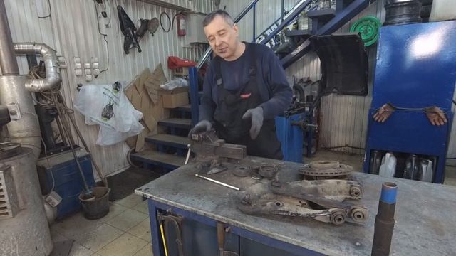 Ремонт дешевого Лада Ларгус оказался не дешёвым! смотреть онлайн