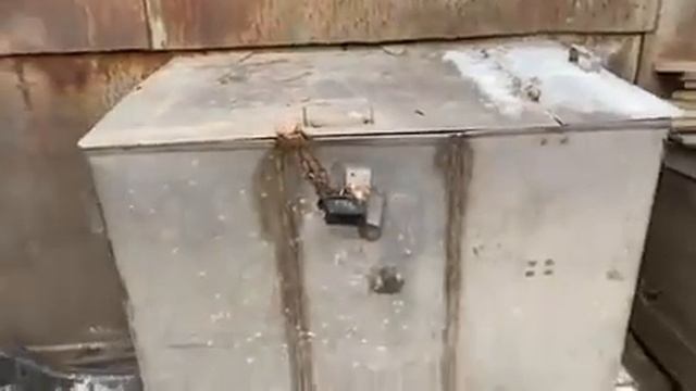 Ящик для корма смотреть онлайн