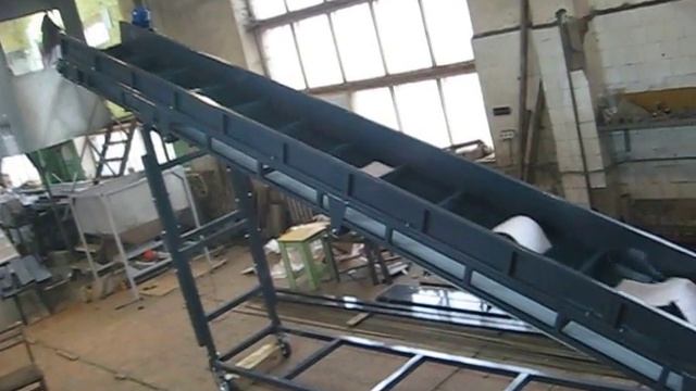 Ленточный наклонный передвижной конвейер для отходов бумаги смотреть онлайн