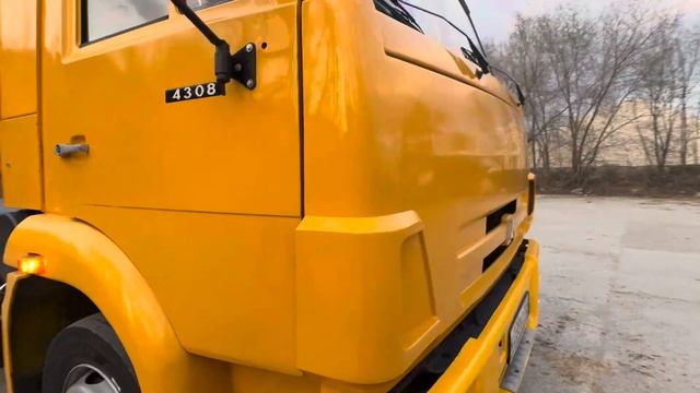 Эвакуатор на базе автомобиля КамАЗ 4308, усиление платформы для тяжелой техники смотреть онлайн