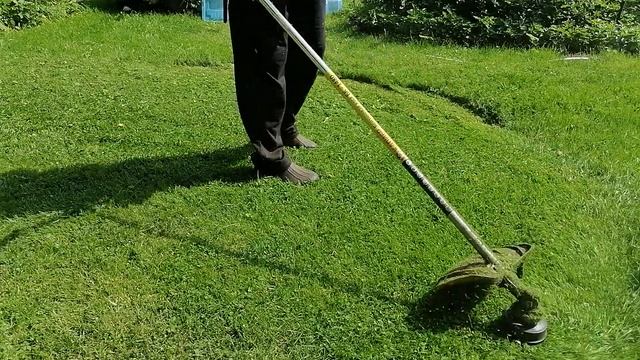 ПЯТНИЦА. ДАЧА. ЛЕТО. КОСИМ ТРАВУ. смотреть онлайн