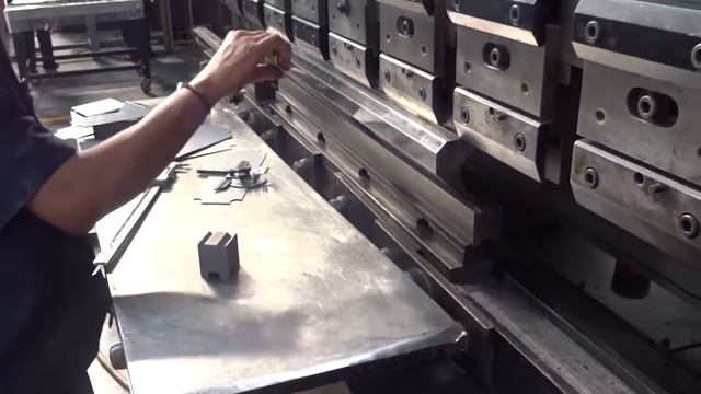 AMADA APX 8025 Bending Machine (1998) смотреть онлайн
