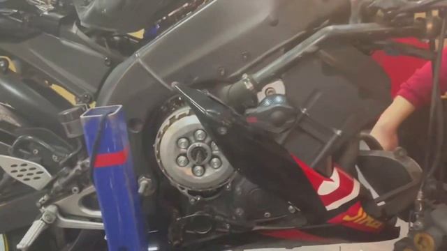 Taschner Garage - Yamaha R1 (2006) смотреть онлайн