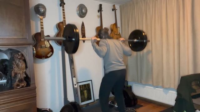 Squat Everyday at 54 years old - Day 164 - pyramid + 100kg deadlift - Train With Pain - Vlog 183 смотреть онлайн