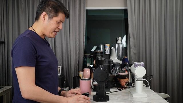 รีวิว DF83v เครื่องบดกาแฟที่ครบเครื่อง มีทุกอย่างที่ควรมี เทียบกับ Timemore Sculptor 078s เป็นยังไง смотреть онлайн