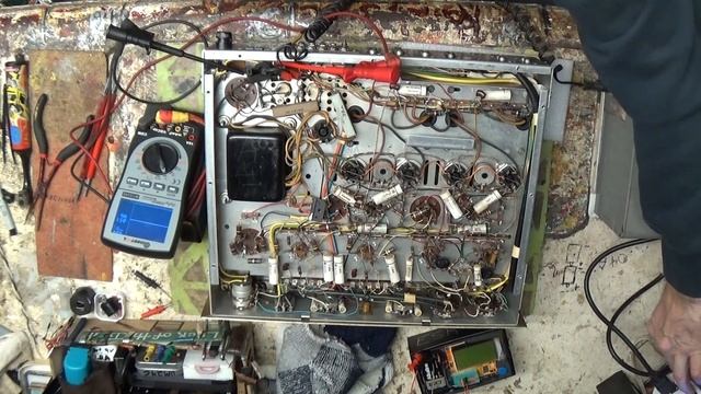 HH Scott Vacuum Tube amp part 2 смотреть онлайн